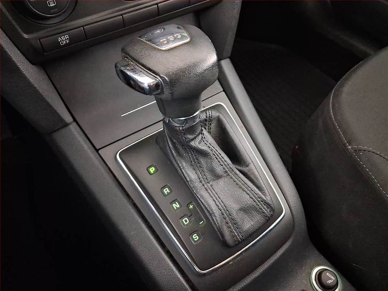 Škoda Octavia (2006) Ambiente Plus 2.0 TDI, Automat - fotka 13 z 20