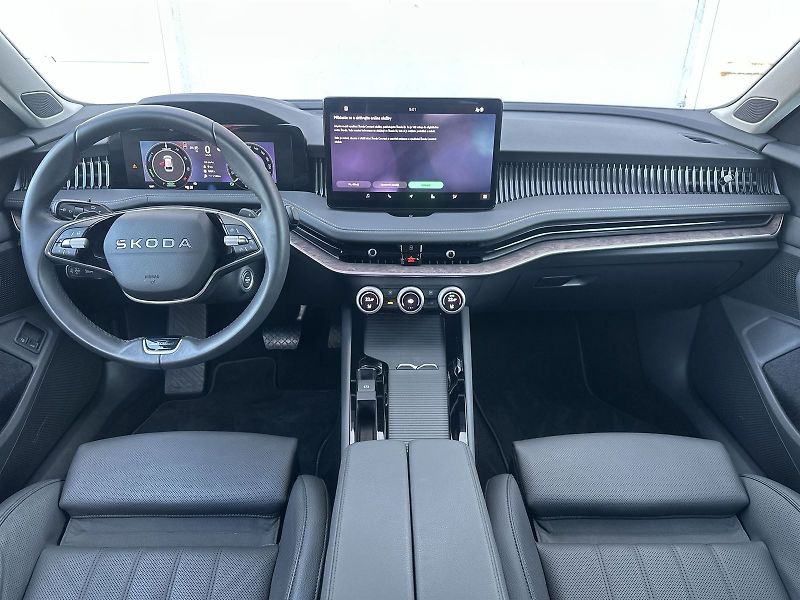 Škoda Superb (2025) Combi 1.5 TSI iV DSG L&K - fotka 5 z 43