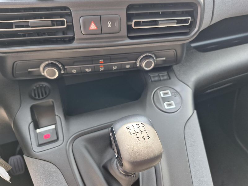 Peugeot Rifter (2026) LONG ALLURE BlueHDi 130k MAN6 - fotka 18 z 20