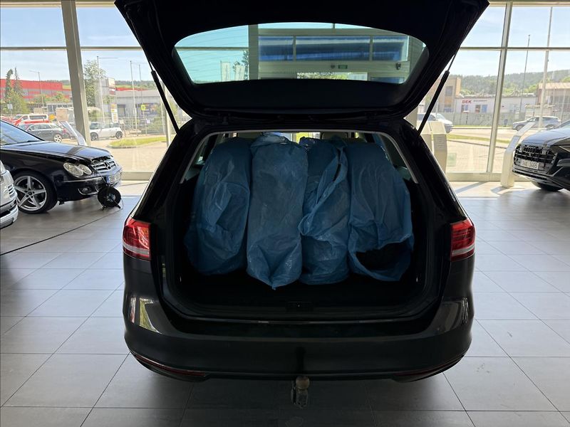 Volkswagen Passat 2,0   TDI 110kW,SERVISNÍ KNÍŽK - fotka 26 z 30