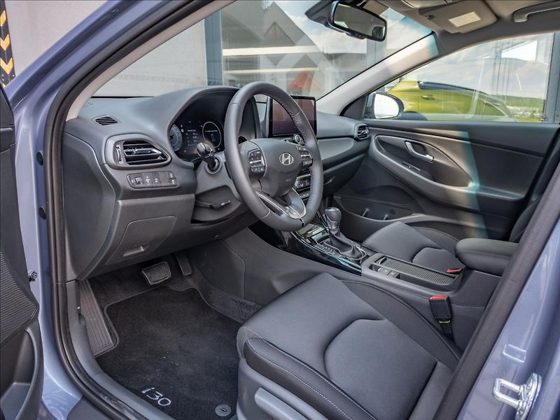 Hyundai i30 WG 1,6TGDI DCT STYLE - fotka 8 z 15