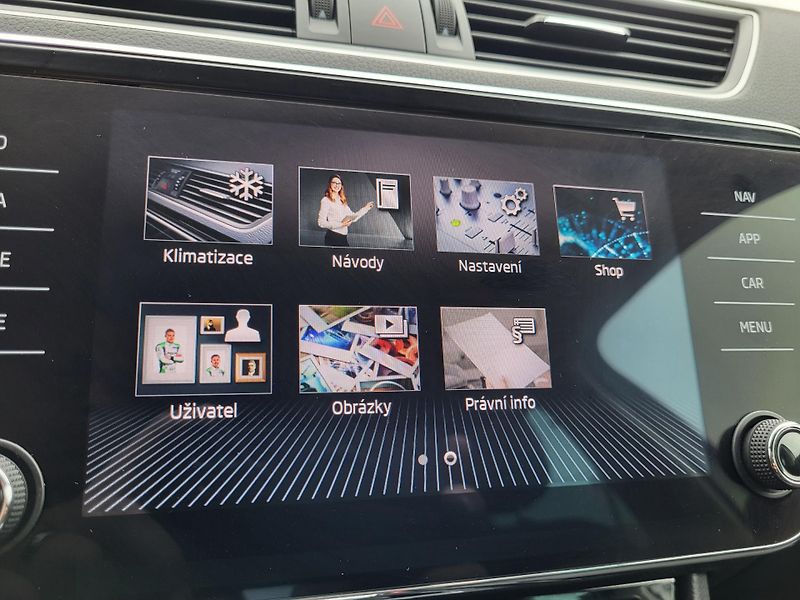 Škoda Superb III FL 2.0 TDi DSG STYLE+ *ČR - fotka 16 z 46