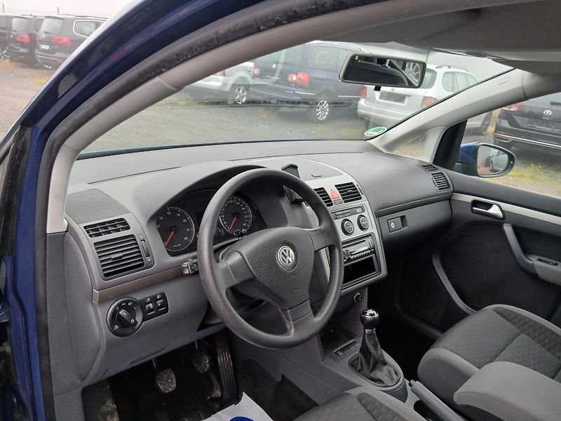 Volkswagen Touran 1.4 TSI - fotka 15 z 31