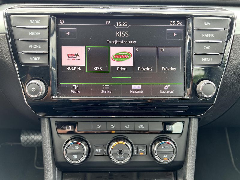 Škoda Superb 1.6TDi NAVI TEMPOMAT odp.DPH - fotka 22 z 43