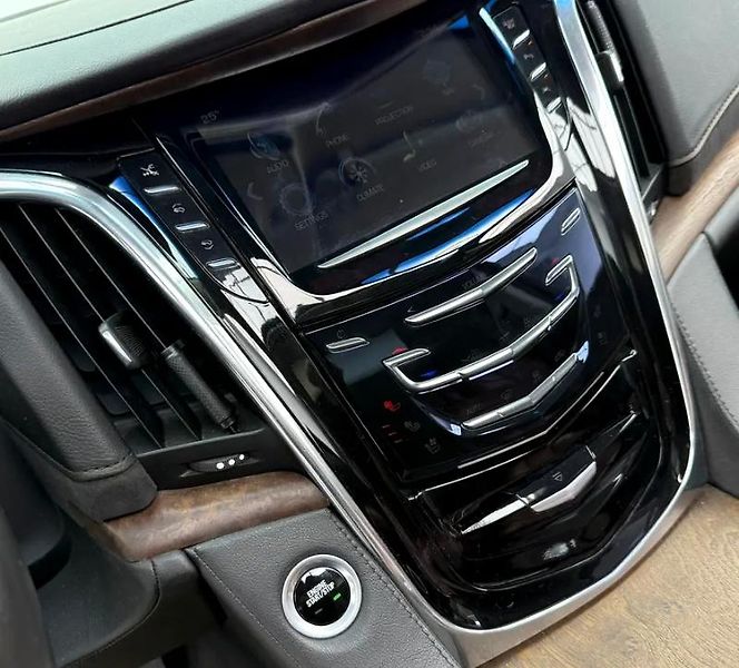 Cadillac Escalade (2016) TOP SUV - fotka 10 z 19