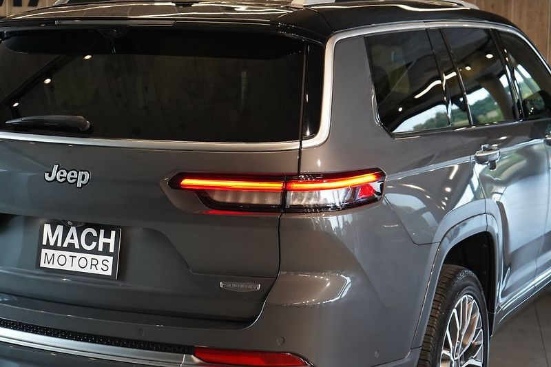 Jeep Grand Cherokee Summit Reserve L - fotka 10 z 71