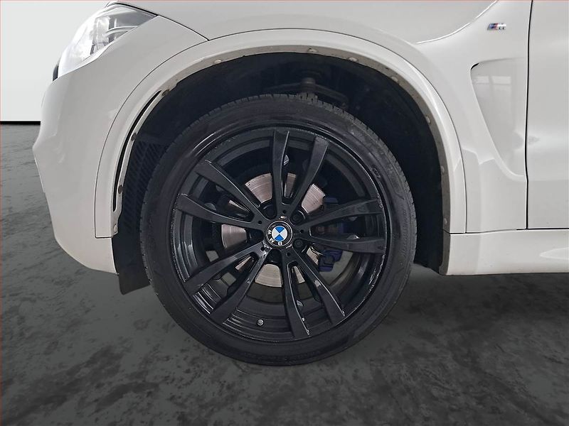 BMW X5 (2014) M Paket xDrive30d, 4X4 - fotka 15 z 19