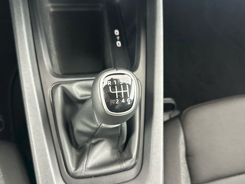 Škoda Octavia (2025) Combi 2.0TDI 85kW Essence Plus - fotka 20 z 27