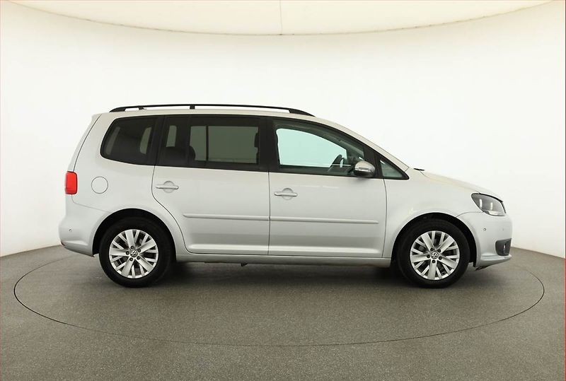 Volkswagen Touran (2013) 1.6 TDI, Automat, Serv.kniha - fotka 6 z 19