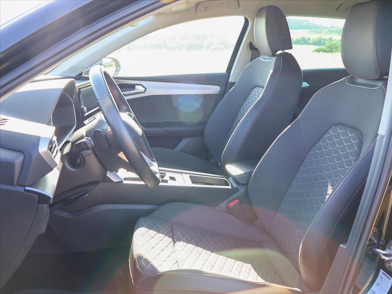 Seat Leon 2,0 TDI 110kW DSG FR CZ DPH - fotka 11 z 29