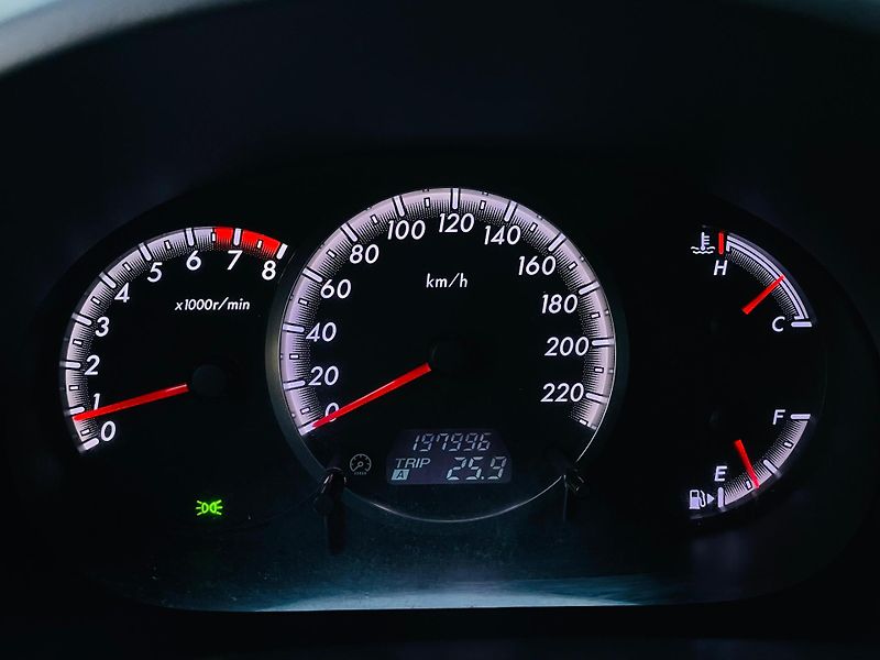 Mazda 5 1.8i BENZIN 7MÍST MAN VÝHŘEV - fotka 30 z 33