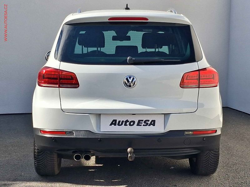 Volkswagen Tiguan (2015) 2.0 TDi 4x4, Sport&Style - fotka 5 z 19