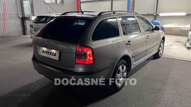 Škoda Octavia (2008) 1.9 TDi, 2.maj,ČR, Elegance - fotka 2 z 4