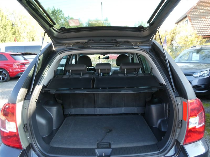 Kia Sportage 2,0 CRDi 110kW 1.MAJITEL, 4x4 - fotka 16 z 40