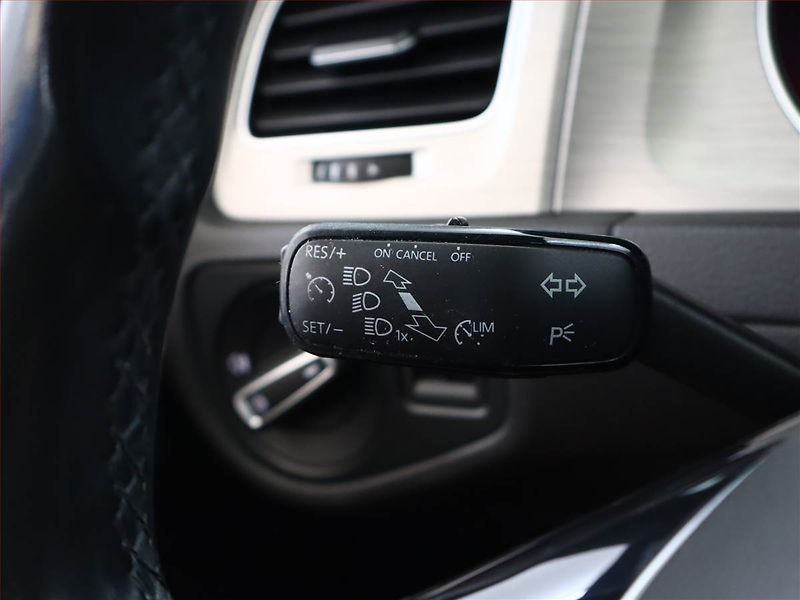 Volkswagen Golf (2016) 1.2 TSI, Tempomat - fotka 13 z 14