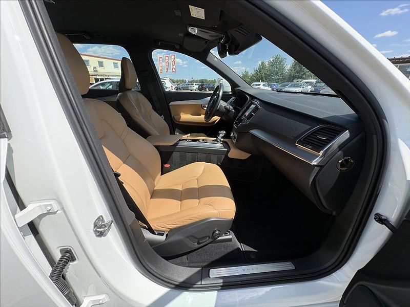 Volvo XC90 2,0 D5 173kW,Led,Kůže,ACC,1Maj - fotka 28 z 41