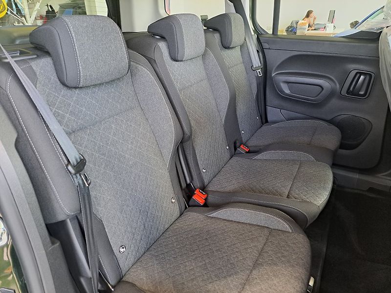 Opel Combo (2026) L1Edition Plus 110k benzin MT6 - fotka 11 z 24