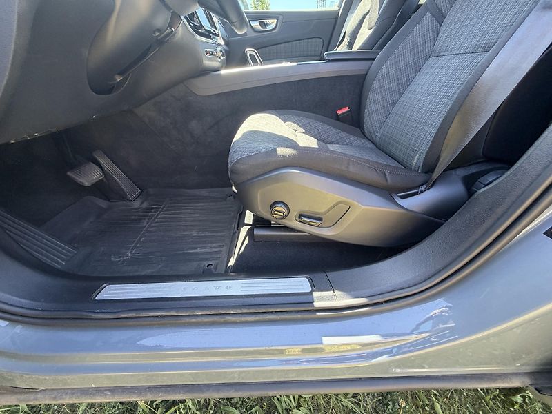 Volvo XC60 (2022) IIB4FWD AUT mild hybrid moment - fotka 12 z 22