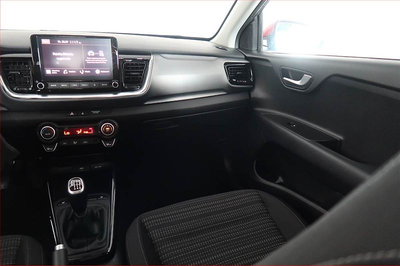Kia Stonic (2023) Exclusive 1.0 T-GDI, EXCLUSIVE - fotka 8 z 17