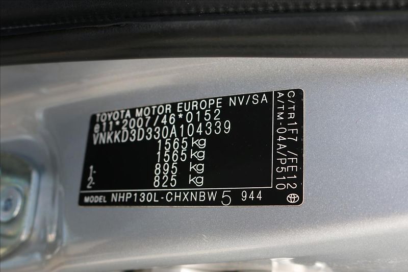 Toyota Yaris 1,5 Hybrid, Automat - fotka 14 z 40