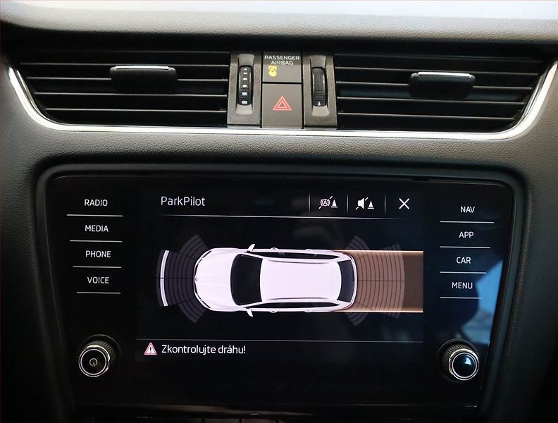 Škoda Octavia (2017) 2.0 TDI, Automat, Navi - fotka 16 z 22