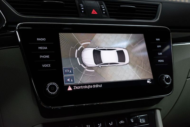 Škoda Superb TDI 147kW L&K 4x4*DPH*ČR 1.MAJ - fotka 29 z 52