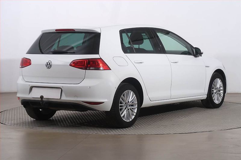 Volkswagen Golf (2014) Comfortline 1.6 TDI, Automat - fotka 5 z 23