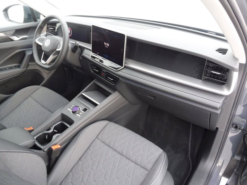 Volkswagen Tayron (2026) People 1,5 TSI 150kW eHybrid - fotka 9 z 29