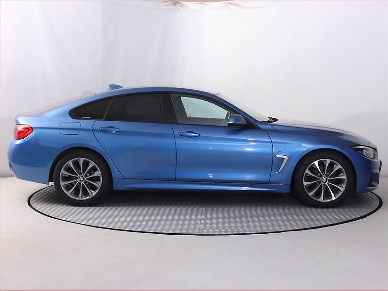 BMW Řada 4 (2019) 418d, Automat, Serv.kniha - fotka 6 z 21
