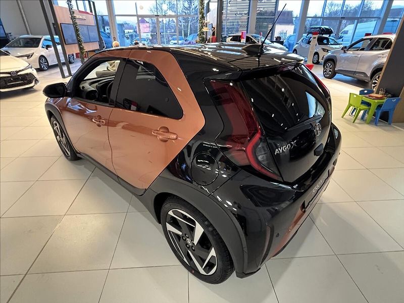 Toyota Aygo 1,5   X Executive 2026 - fotka 5 z 7