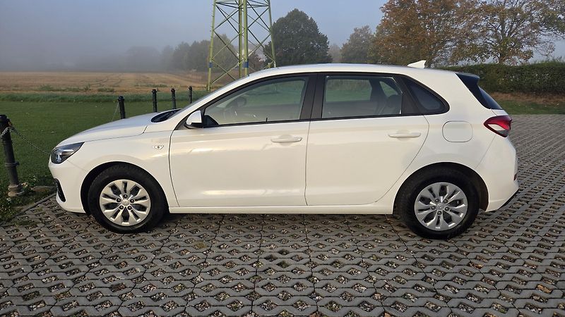 Hyundai i30  1.0TGDI 120 Start Plus CZ DPH - fotka 4 z 26