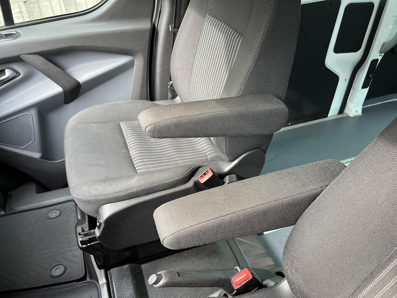 Ford Transit Custom 2.0 TDCi 96 kW RAMPA - fotka 24 z 25