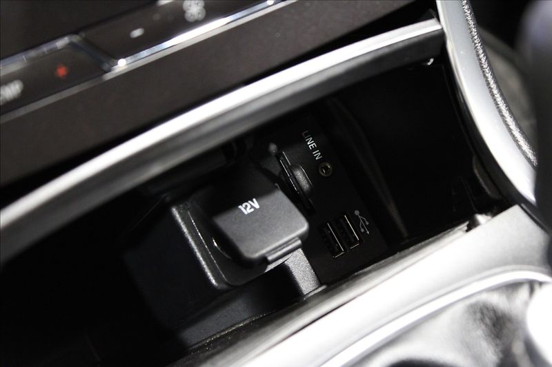 Ford Galaxy 2,0 TDCi 110kW Titanium 7 míst - fotka 29 z 38