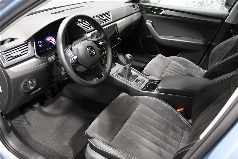 Škoda Superb 2,0 TDI Style REZERVOVÁNO - fotka 10 z 39