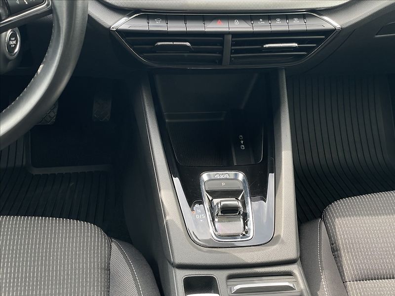 Škoda Octavia 2,0 TDI 4x4 DSG Ambition TAŽNÉ - fotka 13 z 23