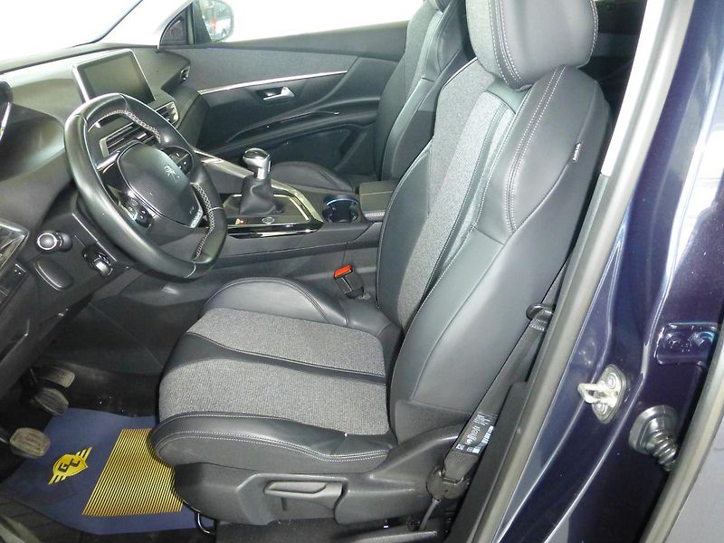 Peugeot 5008 (2020) 1,5HDI-96KW*NAVI**KAMERA*7MÍST - fotka 10 z 33