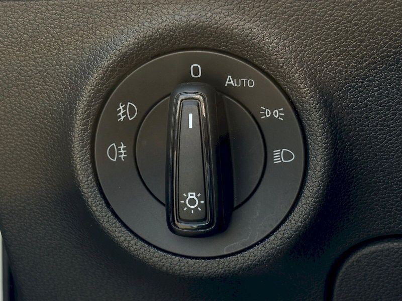 Škoda Karoq (2019) 1.6 TDI / 85kW / AMBITION - fotka 19 z 32
