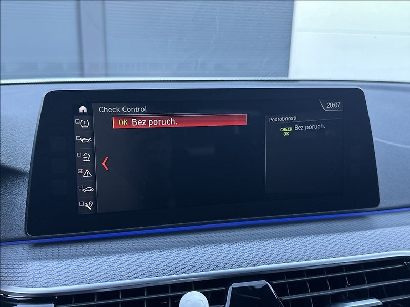 BMW Řada 5 3,0 530d 265PS  M Performance - fotka 39 z 54