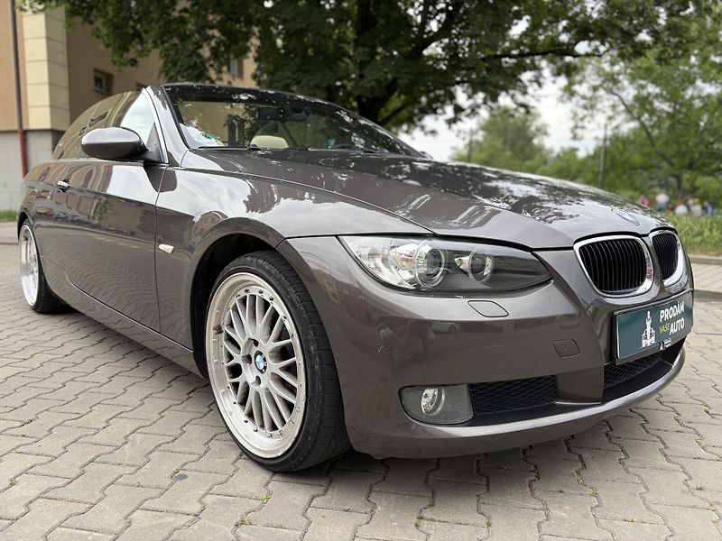 BMW Řada 3 320i cabrio e93 manuál - fotka 13 z 26