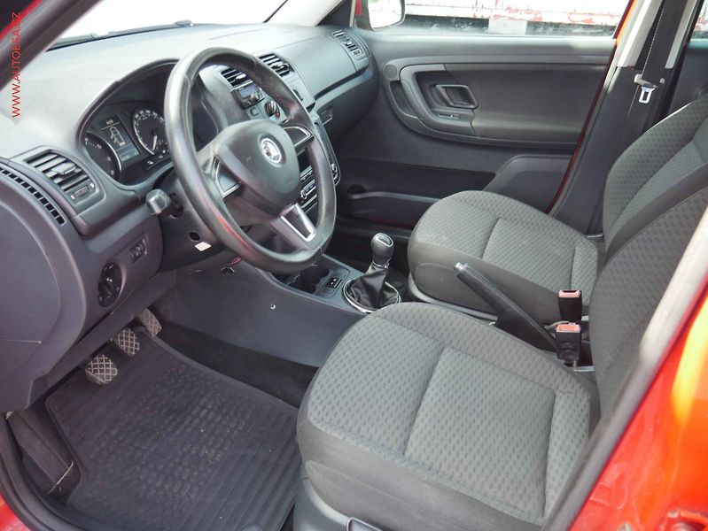 Škoda Fabia (2013) 1.2TSi, ČR, AC - fotka 9 z 14
