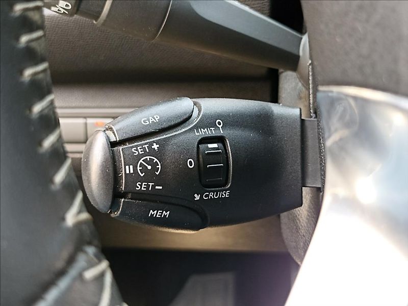Peugeot 308 1,5 BlueHDi 96kw Allure,S&S,ČR - fotka 25 z 39