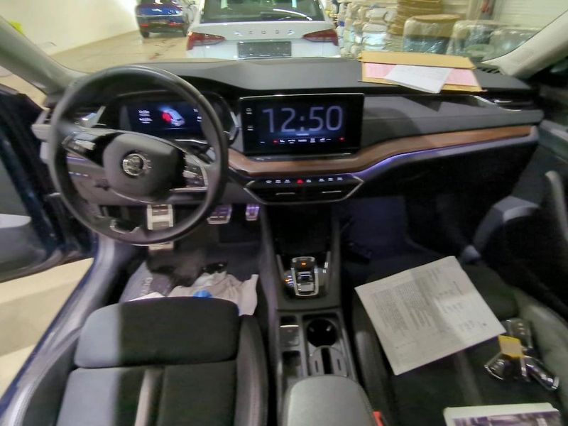 Škoda Octavia Combi Scout TDi 147kw DSG 4x4 - fotka 6 z 11