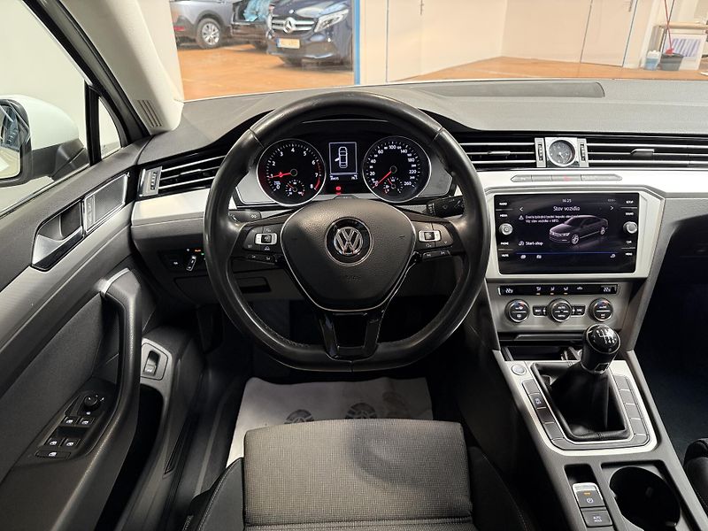 Volkswagen Passat 1.4 TSI BMT Comfortline - fotka 6 z 13