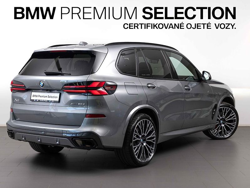 BMW X5 xDrive30d - fotka 5 z 23