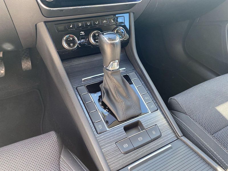 Škoda Superb (2023) Combi 2.0 TDI DSG Style - fotka 23 z 35