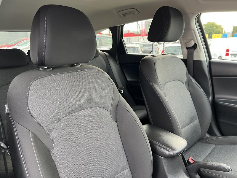 Hyundai i30 1.5T-GDi KAMERA PŮVOD ČR 1.MAJ - fotka 35 z 47