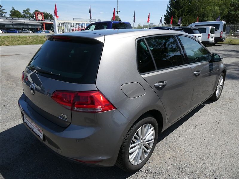 Volkswagen Golf 1,2 TSi 63kW CUP, 2.majitel - fotka 9 z 41