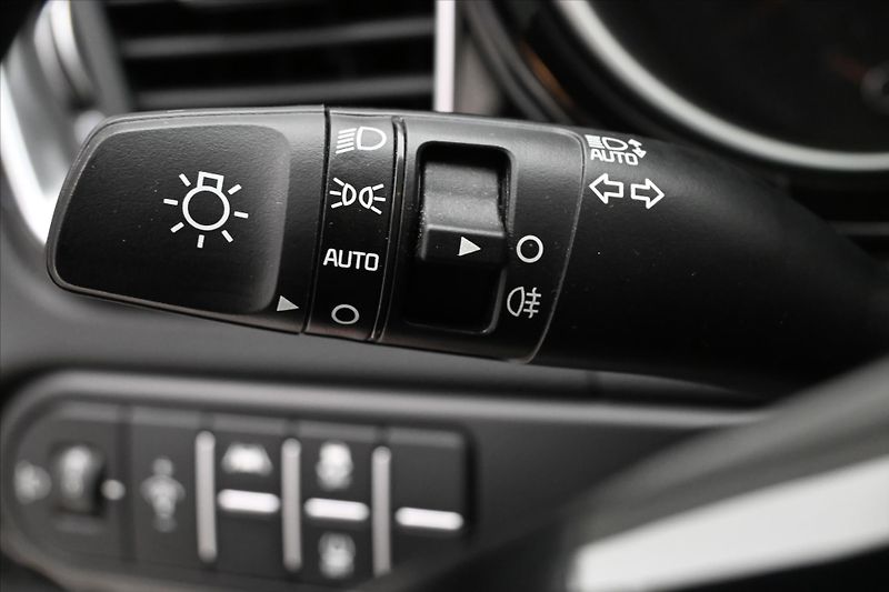 Kia XCeed 1,5 T-GDi 117 kW Exclusiv Záru - fotka 25 z 29