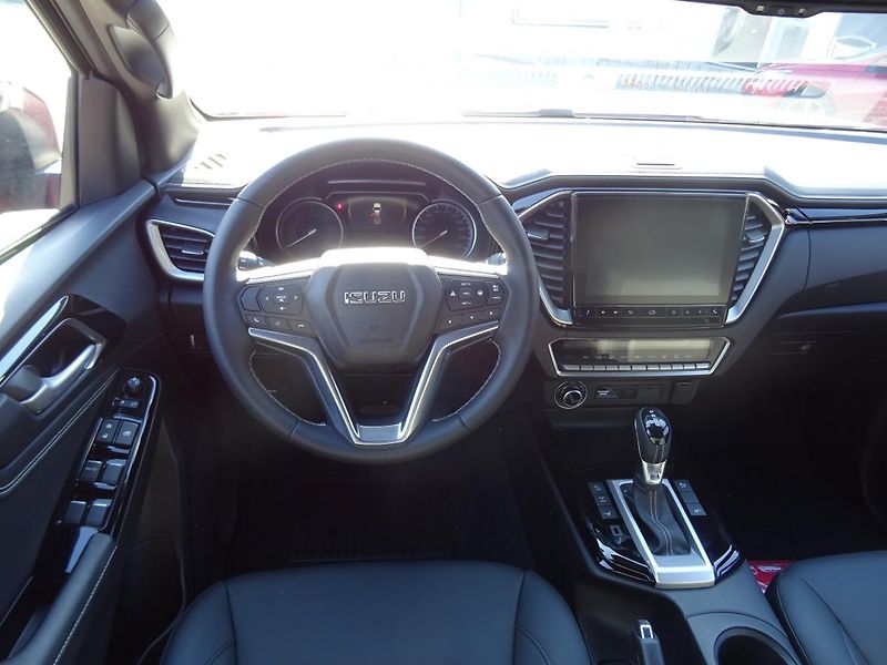 Isuzu D-Max V-Cross 1.9L 163K 4x4 6st. A/T - fotka 21 z 50