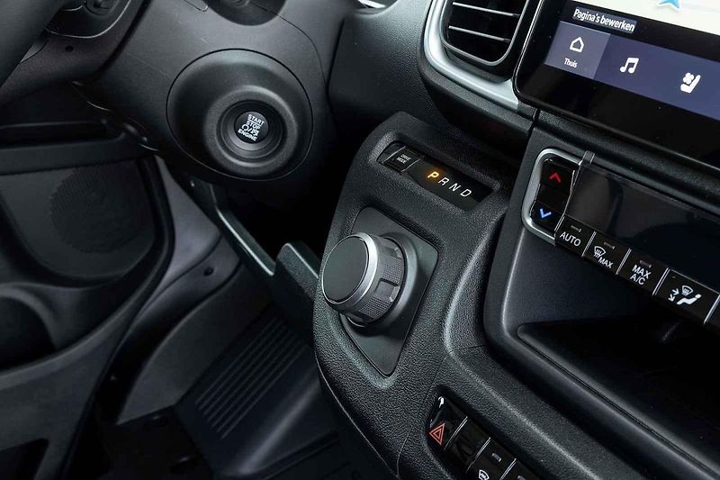 Také novou Toyotu Proace jsem mohl prověřit při jízdách v okolí Haagu